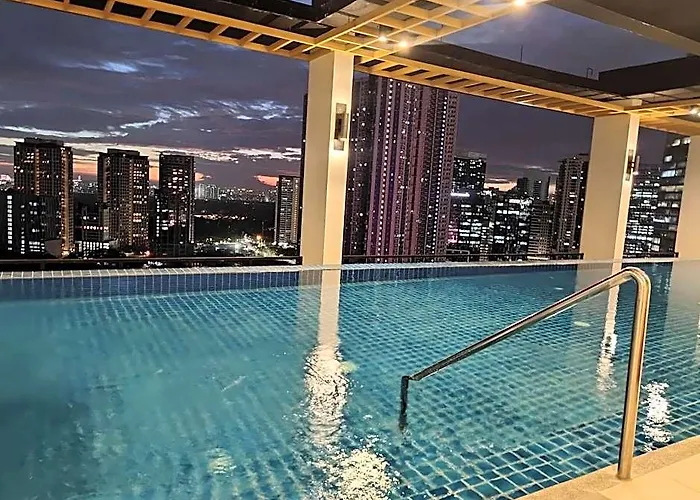 Capital O 804 The Residences At Bonifacio Civic Center Hotel 2*