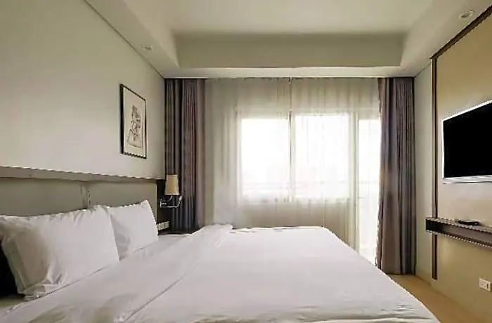 Capital O 804 The Residences At Bonifacio Civic Center 2* Manila
