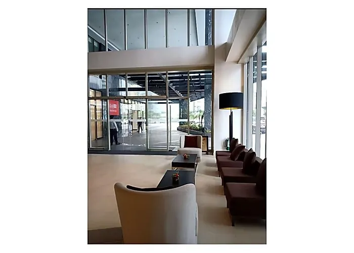 Capital O 804 The Residences At Bonifacio Civic Center Manila