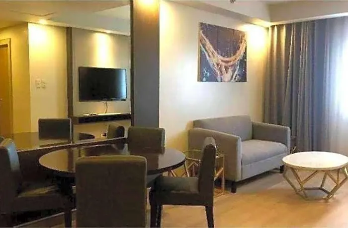 Capital O 804 The Residences At Bonifacio Civic Center Manila