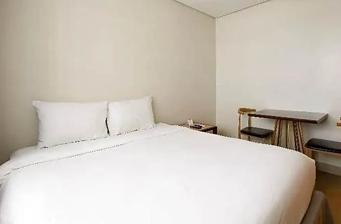 Hotel Capital O 804 The Residences At Bonifacio Civic Center 2*